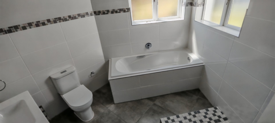 4 Bedroom Property for Sale in Old Place Western Cape